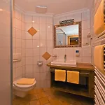 מלון Rauchenwalderhof 3*