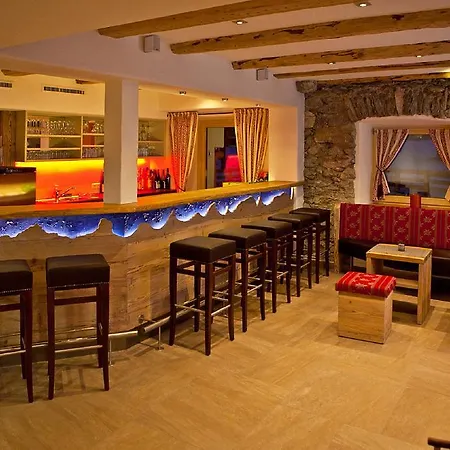 Отель Rauchenwalderhof Майрхофен