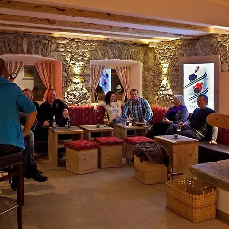 Отель Rauchenwalderhof Майрхофен