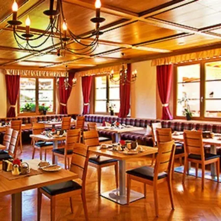 Отель Rauchenwalderhof Майрхофен